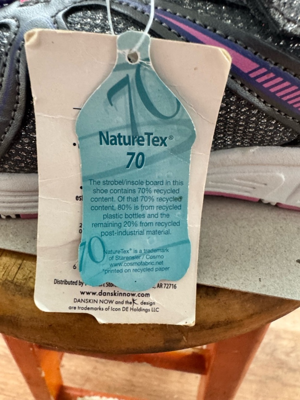 Danskin Now Girls Athletic Shoes Size 6 Gray Pink Sparkle Sneakers NWT W/Stain - Picture 10 of 11